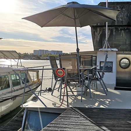 Le Bateau Ivre Hotel Bordeaux Exterior photo