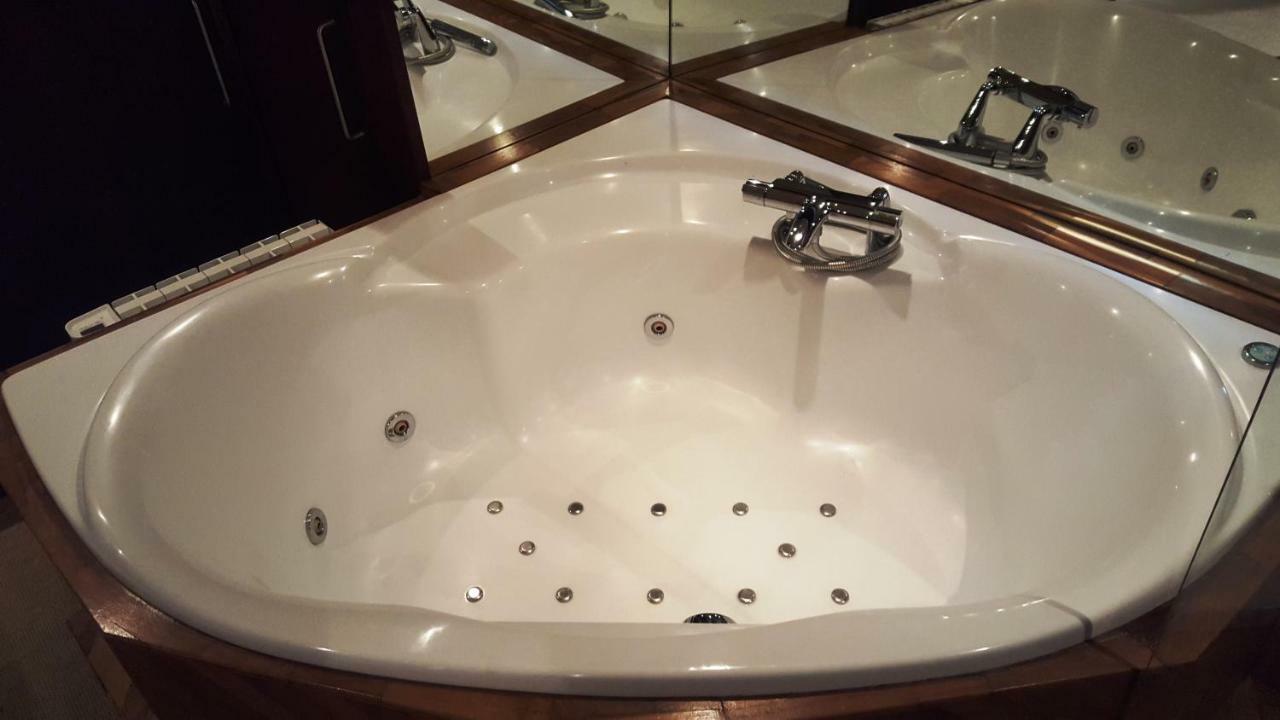 Le Bateau Ivre Hotel Bordeaux Exterior photo