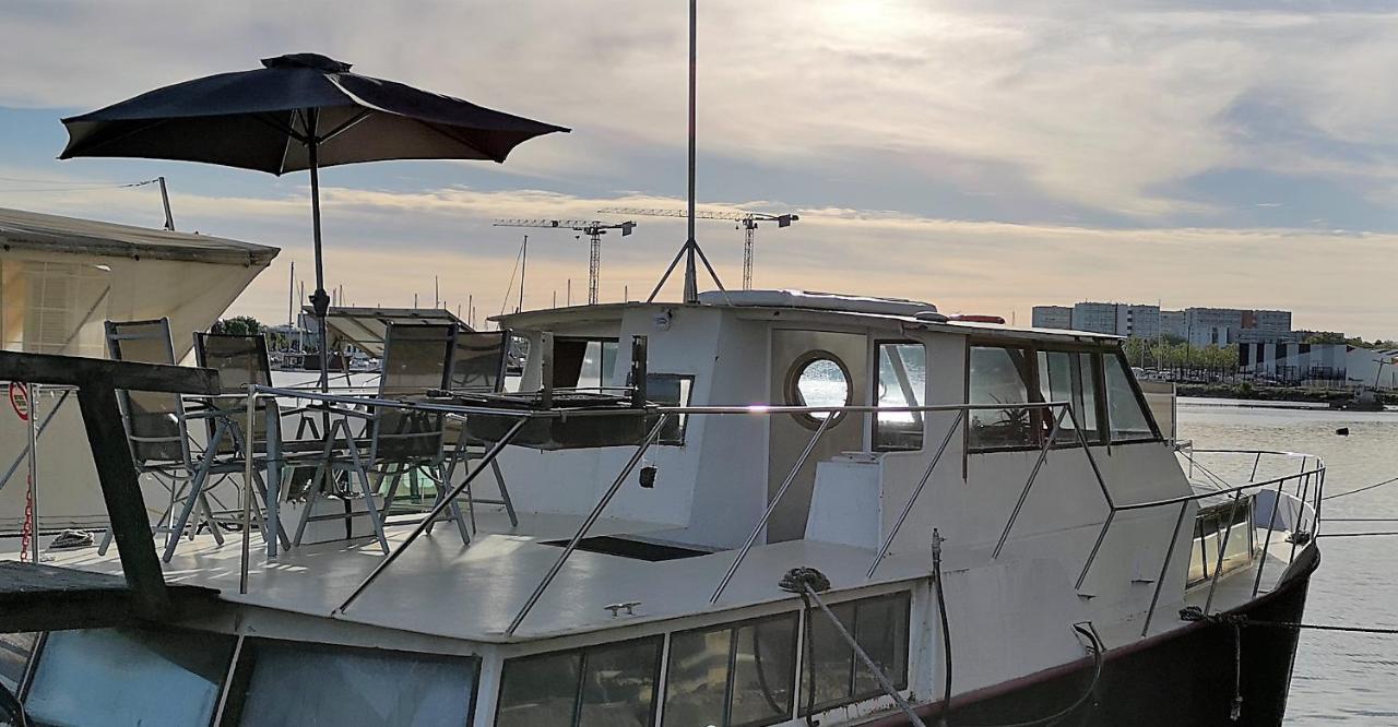Le Bateau Ivre Hotel Bordeaux Exterior photo